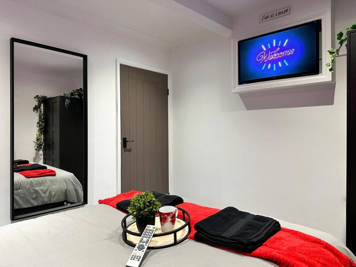 Boutique Backyard Bungalow - Brimsdown Enfield Exteriér fotografie